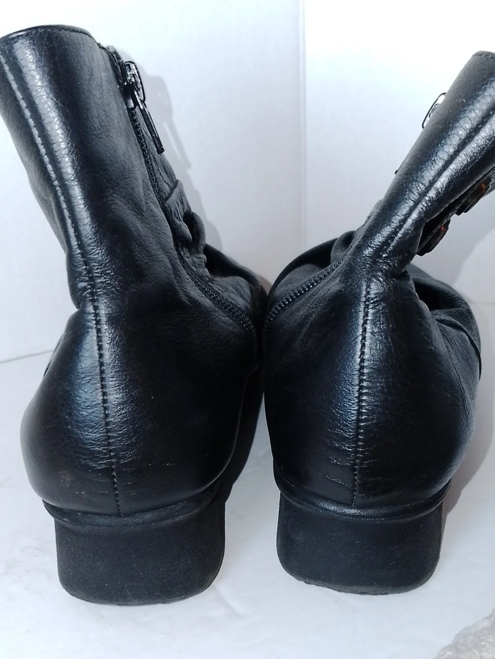 Obeo Elani Black Leather Ankle Boots with Side Zipper 7.5M